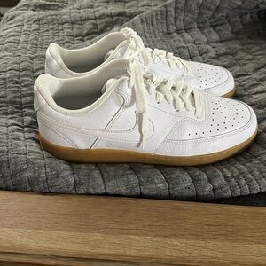 NIB Nike Court Vision LO Men 11 Basketball Sneakers White Photon Dust CD5463 105